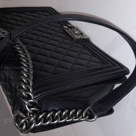 Authentic Chanel Boy Bag Crossbody in Black - Picture 3 of 15